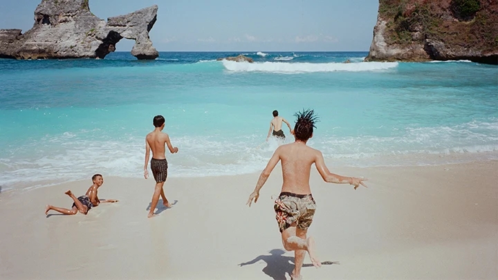 remove_tourist_before.webp.jpg